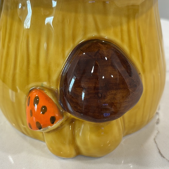 Napcoware Vintage Mushroom Cookie Jar Canister - Picture 8 of 16